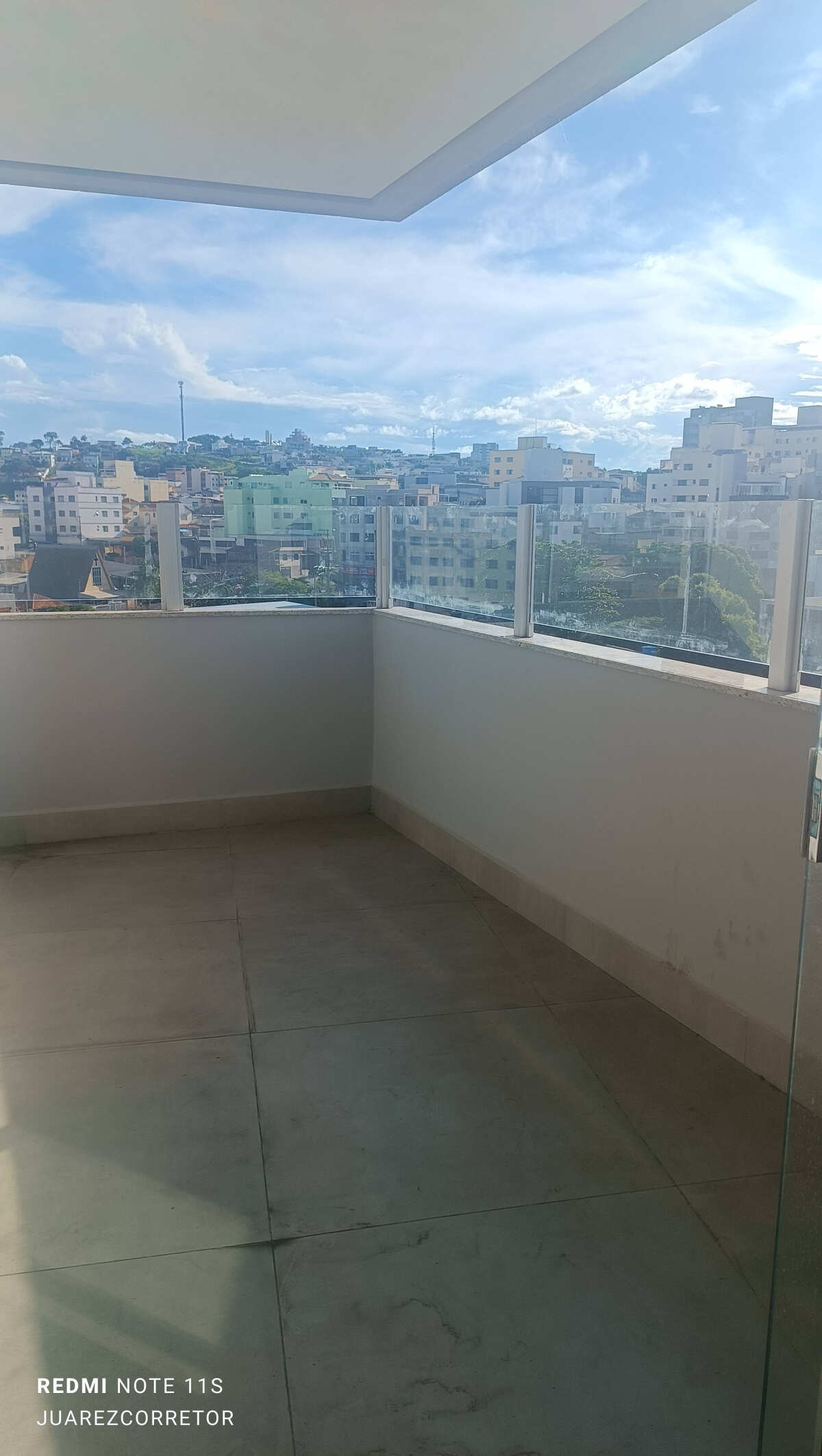 Apartamento à venda com 3 quartos, 110m² - Foto 1
