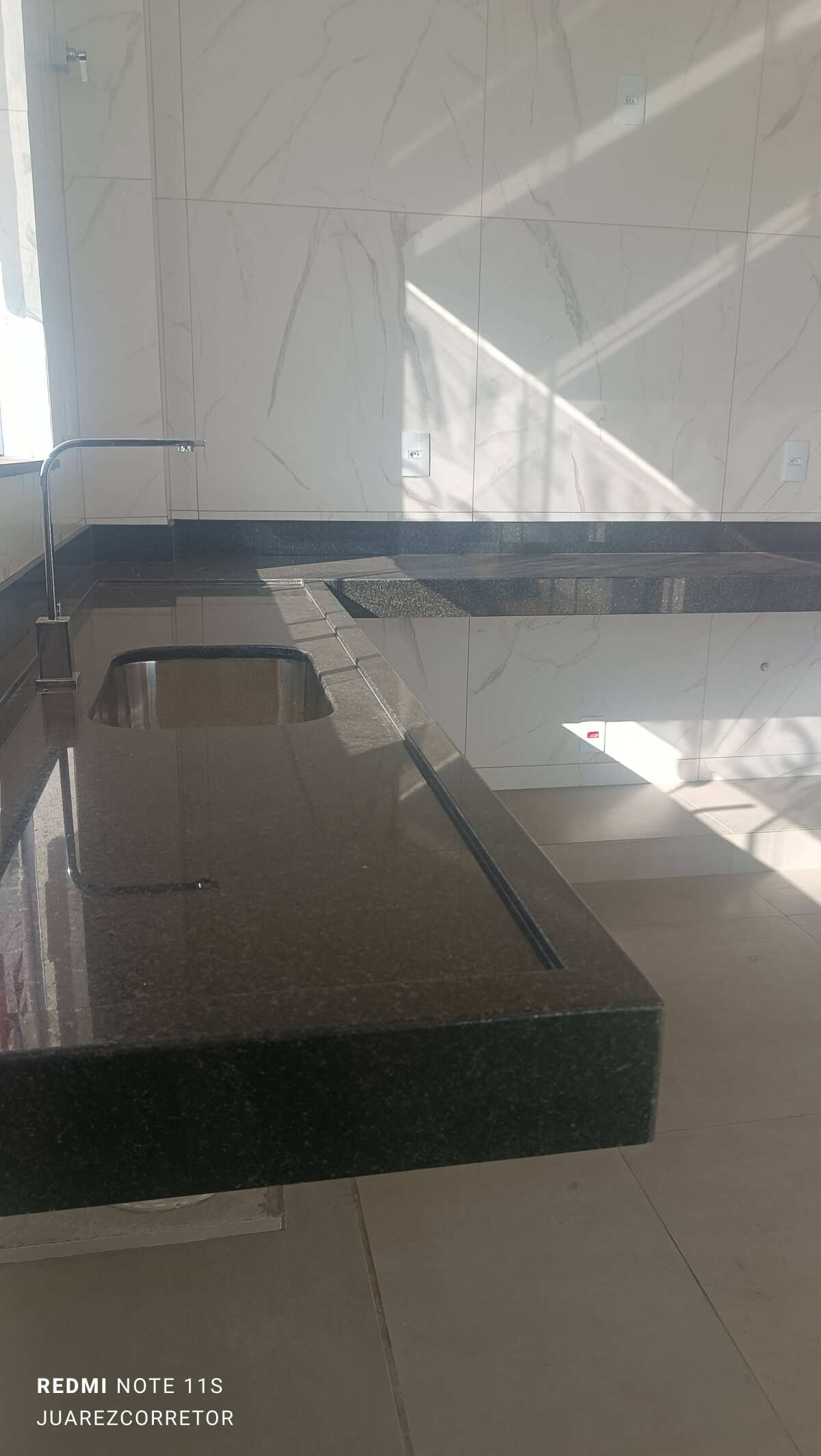 Apartamento à venda com 3 quartos, 110m² - Foto 2