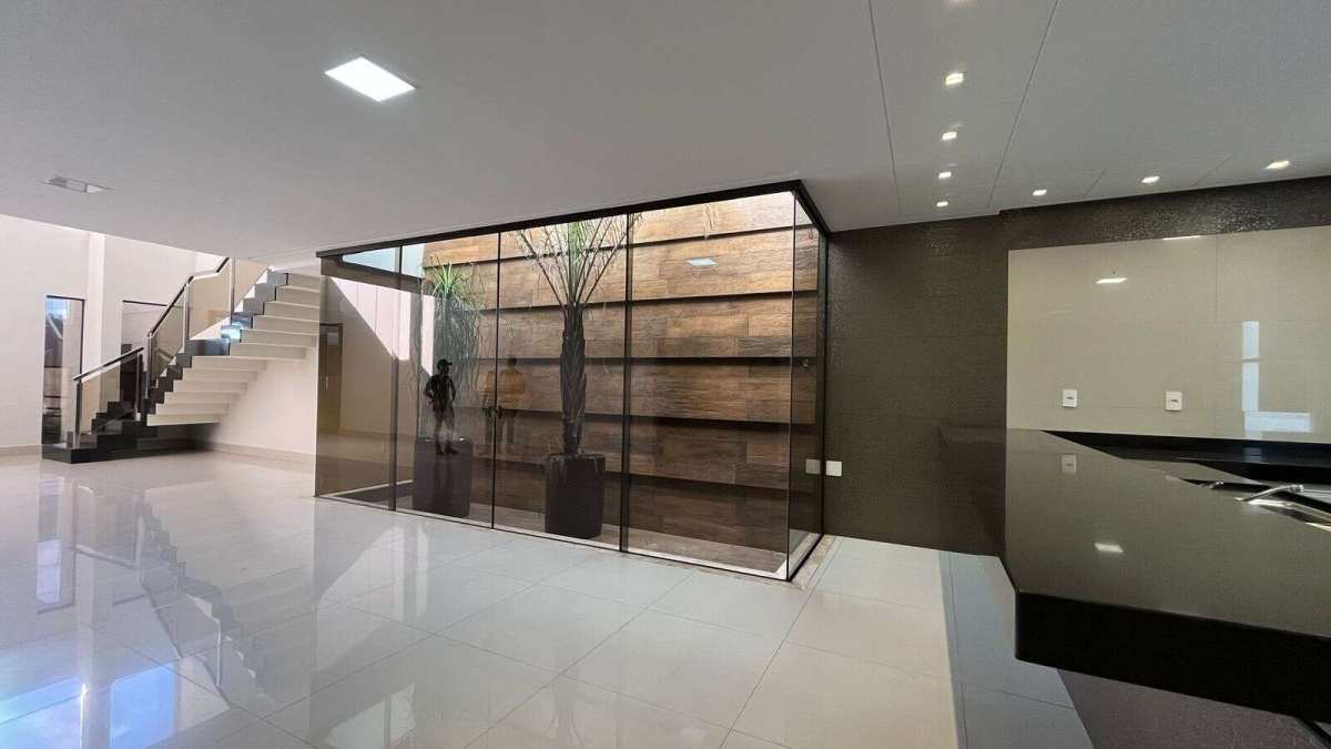 Casa à venda com 4 quartos, 450m² - Foto 1