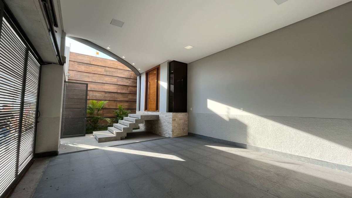Casa à venda com 4 quartos, 450m² - Foto 2