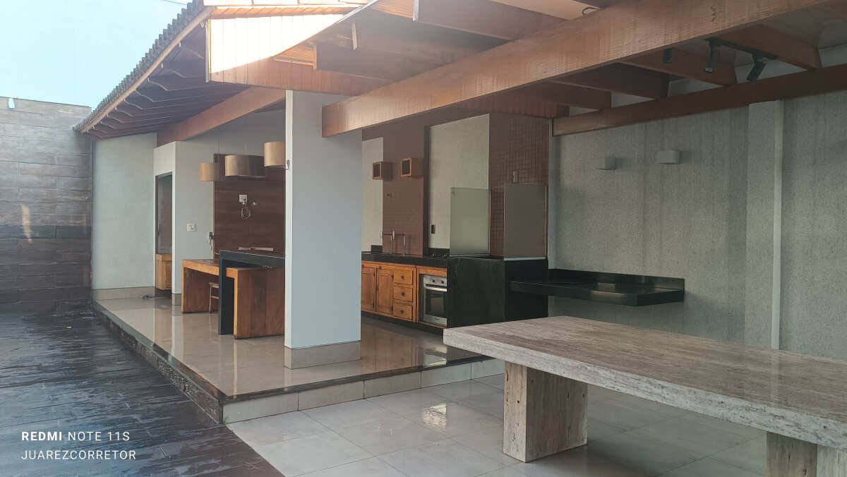 Casa à venda com 4 quartos, 225m² - Foto 17