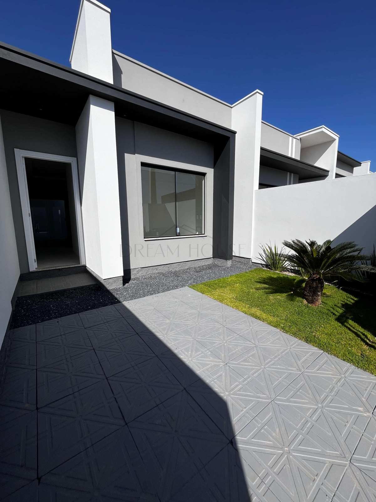 Casa à venda em Tijucas, com 2 quartos, 50m²