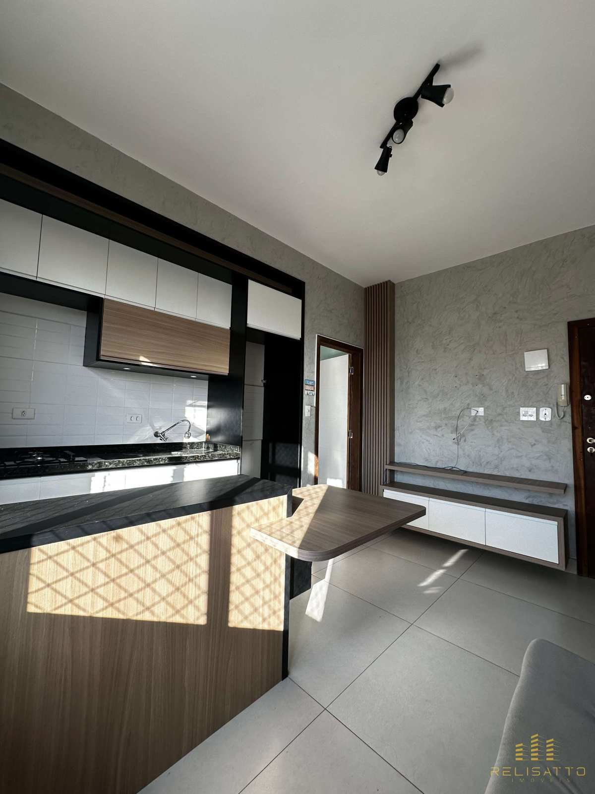 Apartamento no centro de Curitiba - Relisatto Imóveis • Gabriela Busato  Especialista em Imóveis de Médio e Alto Padrão