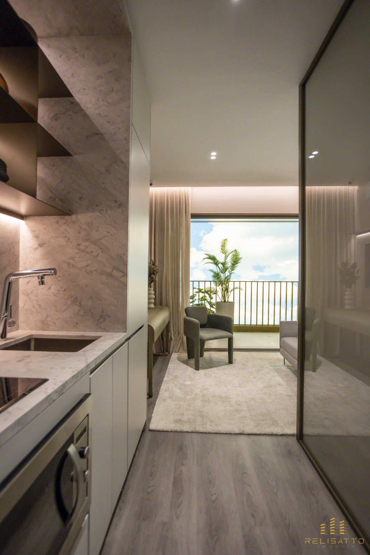 Apartamentos e studios no Batel. [VENDA] - Relisatto Imóveis • Gabriela Busato  Especialista em Imóveis de Médio e Alto Padrão