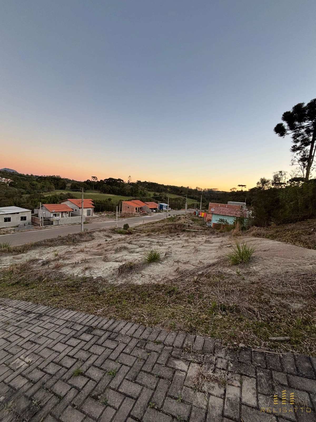 LOTES EM CAMPINA GRANDE DO SUL-PR - Relisatto Imóveis • Gabriela Busato  Especialista em Imóveis de Médio e Alto Padrão