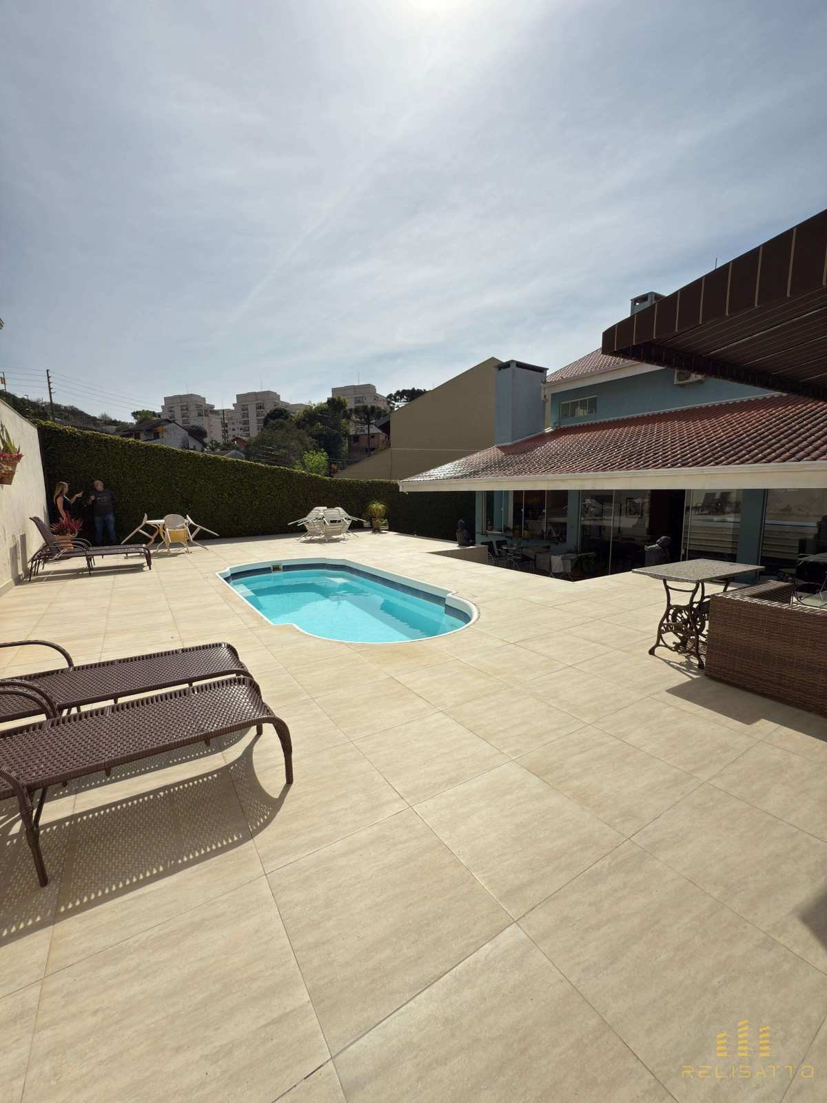 Sobrado de alto padrão no Campo comprido - Relisatto Imóveis • Gabriela Busato  Especialista em Imóveis de Médio e Alto Padrão