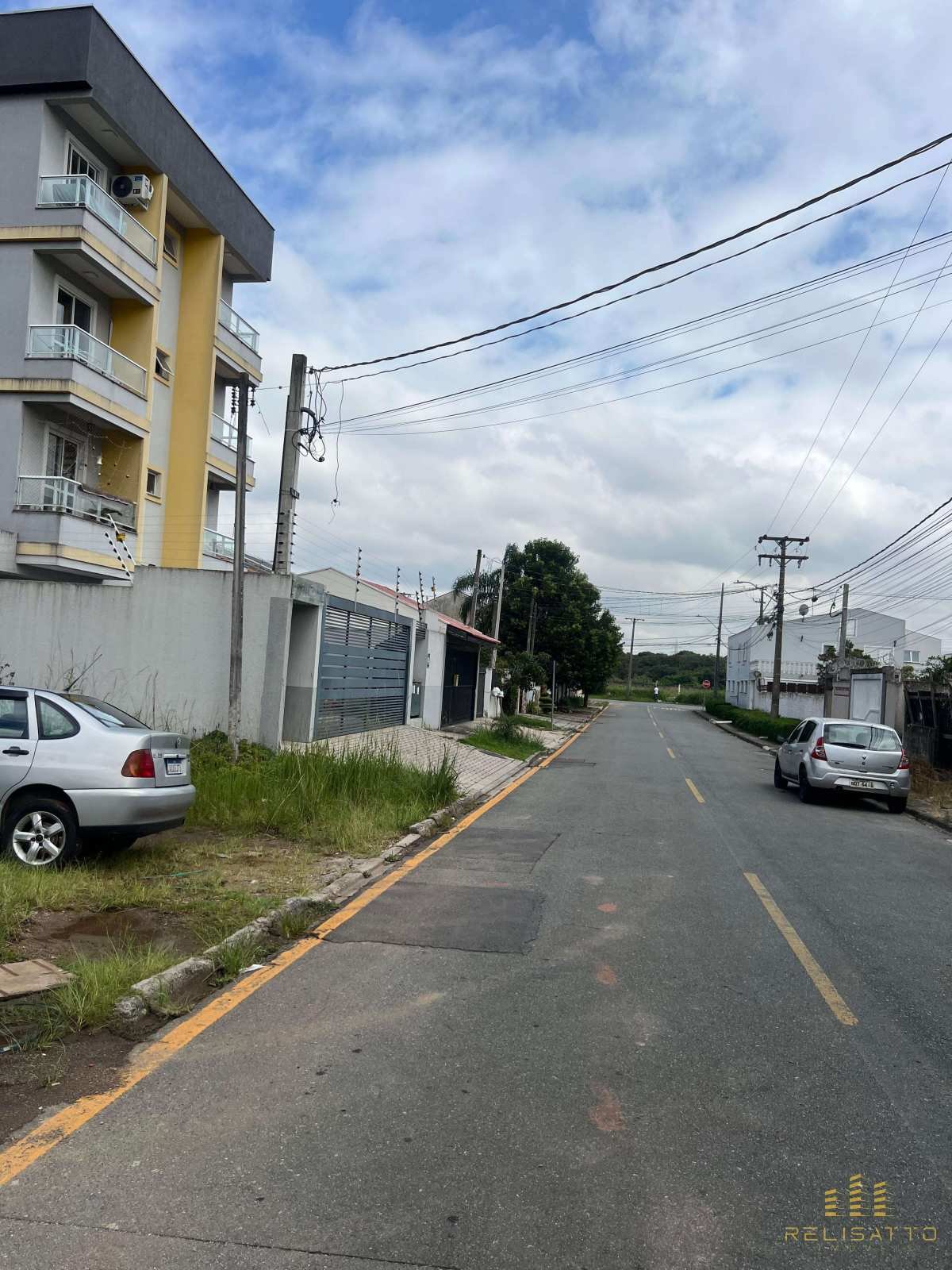 Terreno em São Jose dos Pinhais-PR - Relisatto Imóveis • Gabriela Busato  Especialista em Imóveis de Médio e Alto Padrão
