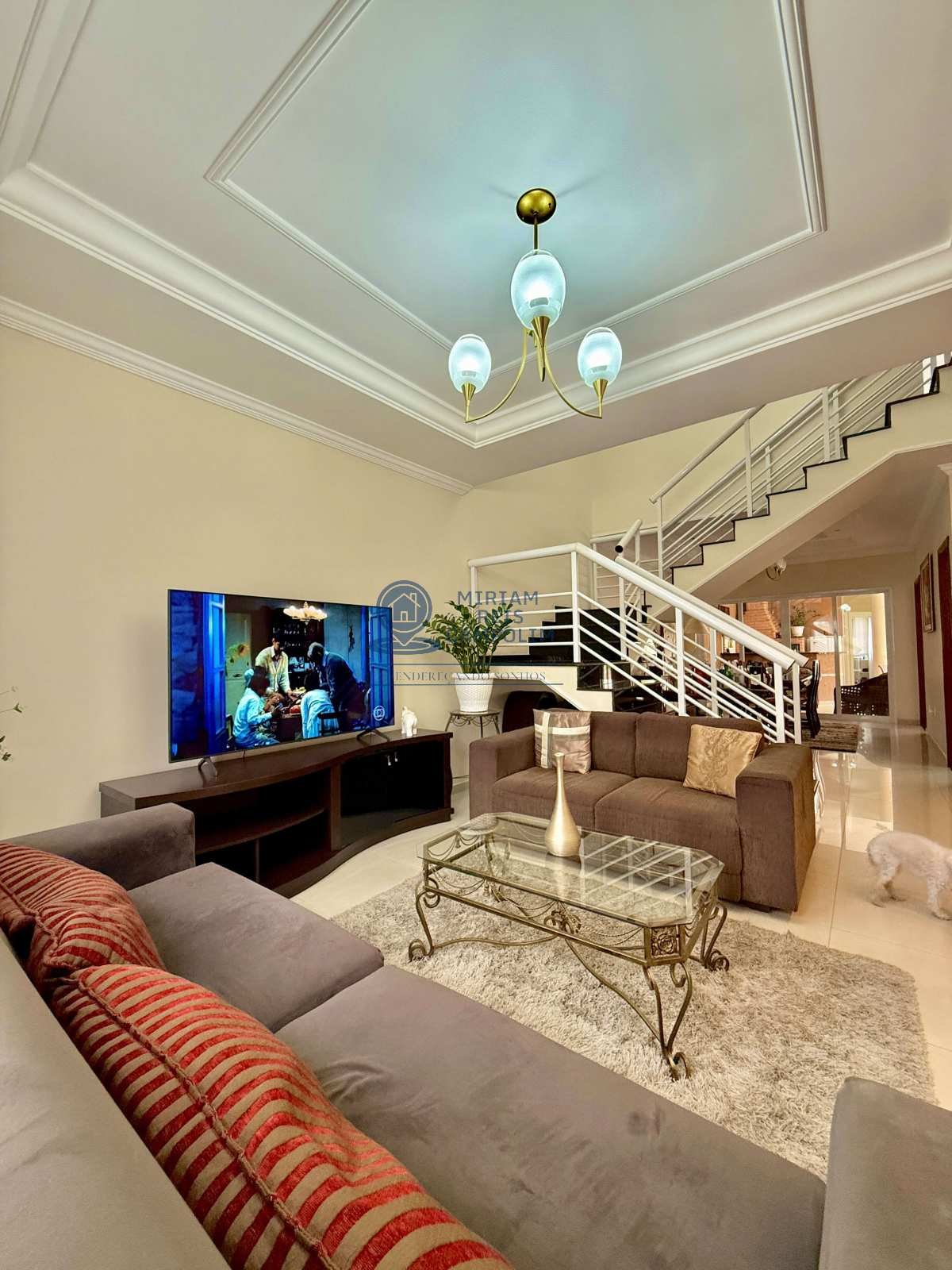 CASA COM PISCINA EM CONDOMINIO, VILLA DOS INGLEZES - Miriam Reis Campolim   Corretora de imóveis