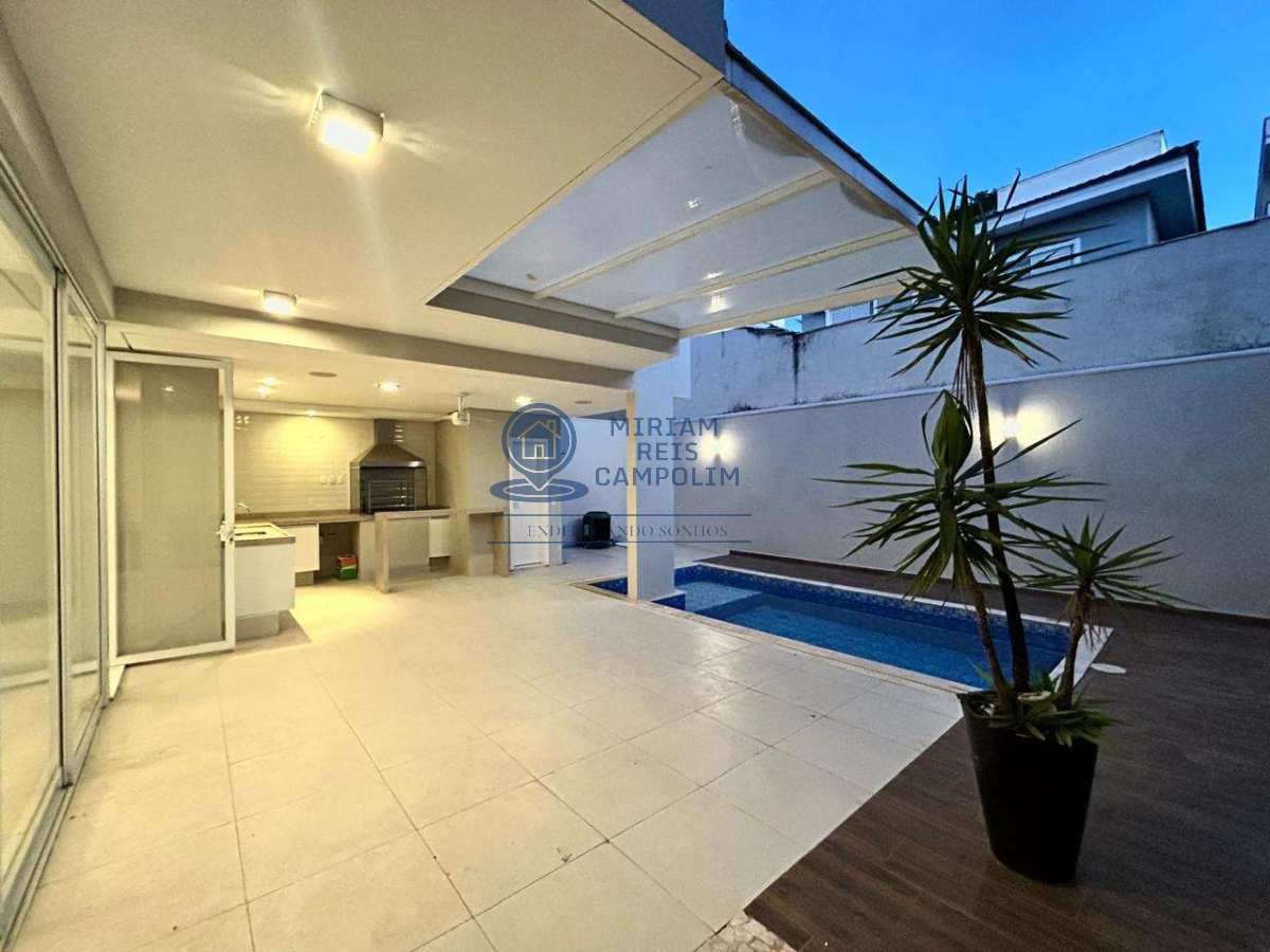 Sobrado com piscina, condominio Villa dos Inglezes - Miriam Reis Campolim   Corretora de imóveis