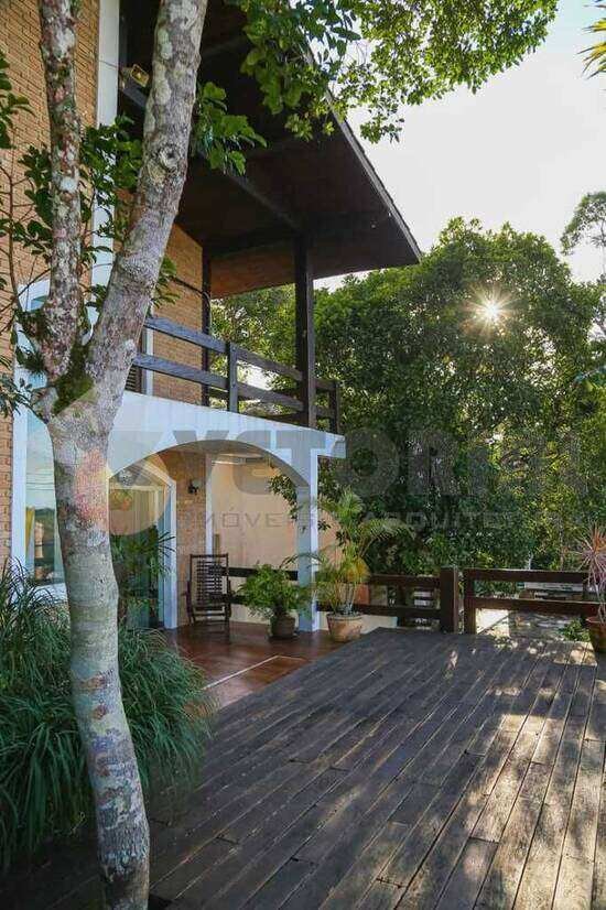 Sobrado à venda com 4 quartos, 255m² - Loteamento Roteiro do Sol,Caraguatatuba