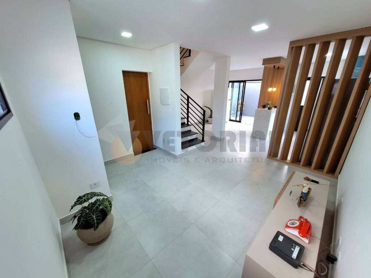 Sobrado em condomínio à venda com 3 quartos, 144m² - Balneário Copacabana,Caraguatatuba