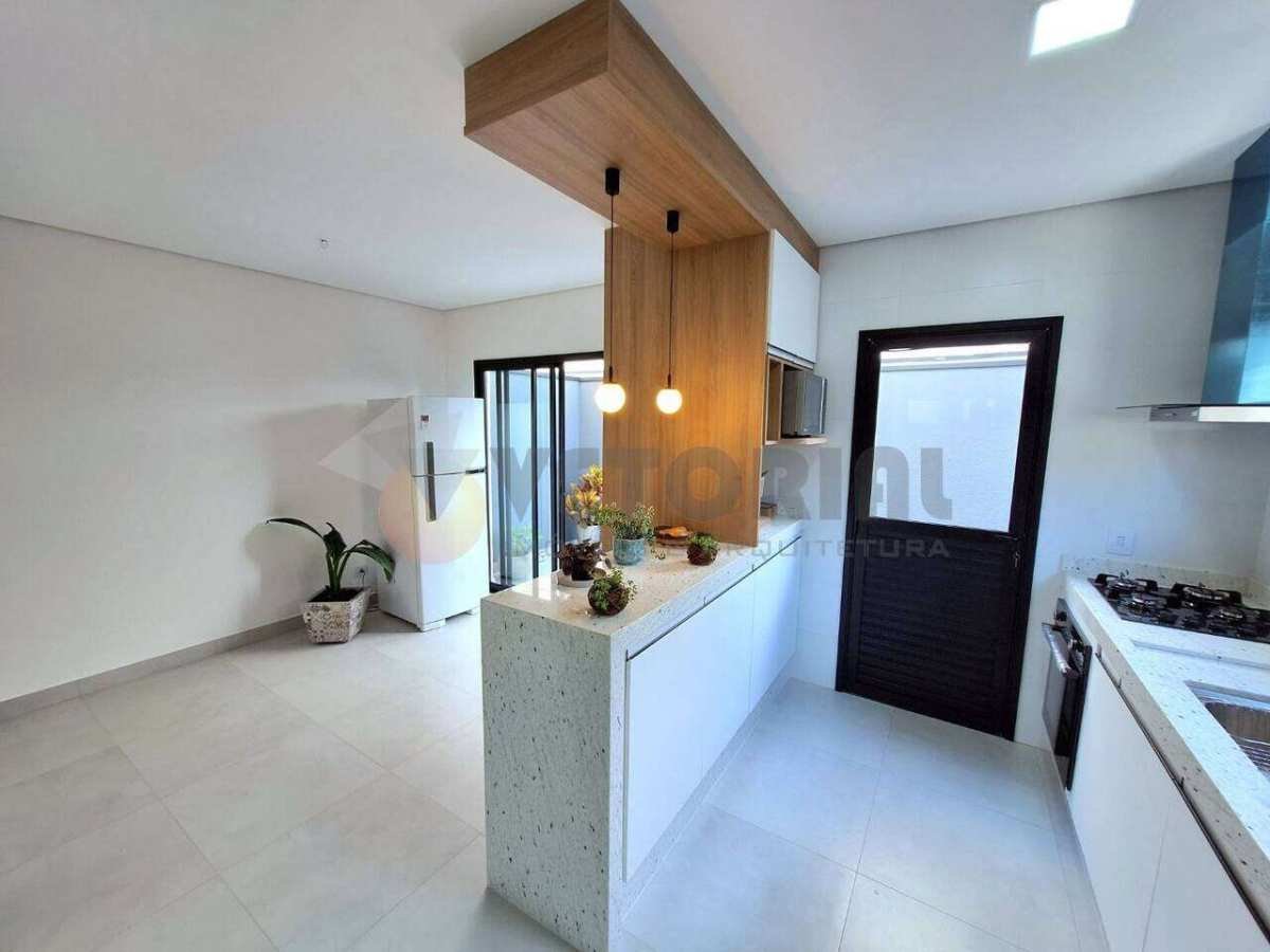  - Sobrado em condomínio à venda em Caraguatatuba, Balneário Copacabana, com 3 quartos, 144m²