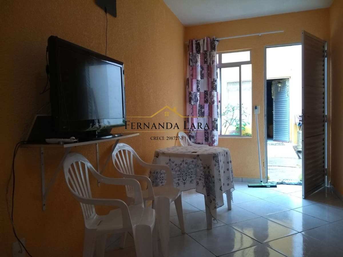 Apartamento à venda em Peruíbe, com 2 quartos, 40m²