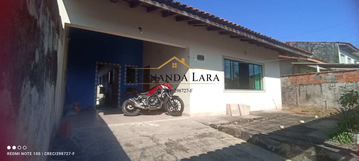 Casa à venda em Peruíbe, São João Batista 2, com 3 quartos, 110m² - Fernanda Lara Corretora