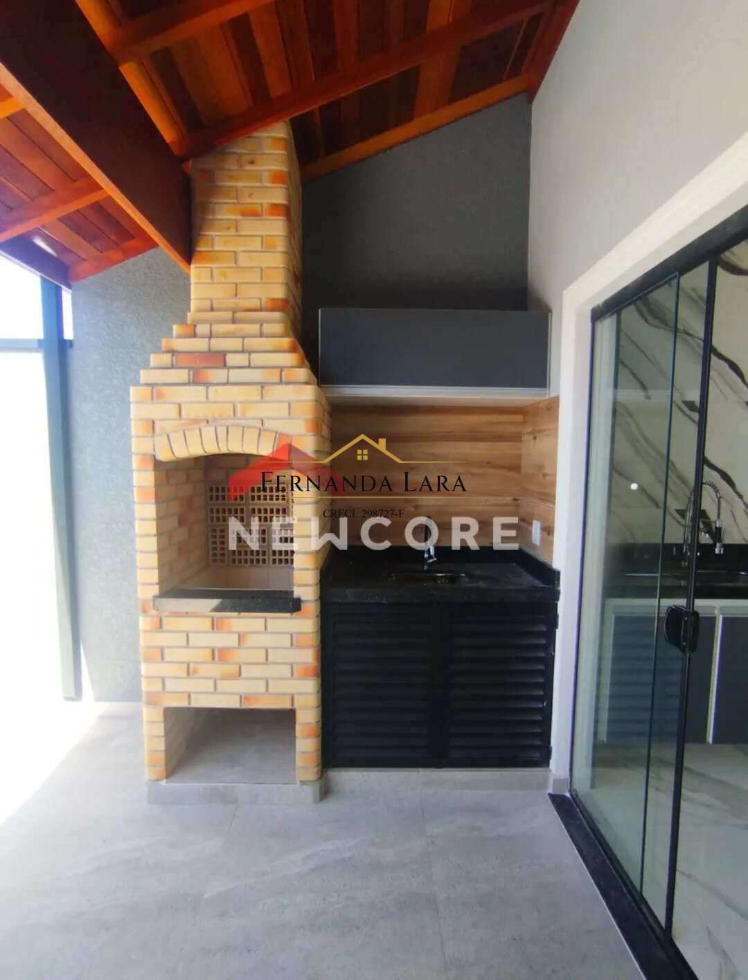 Casa à venda em Peruíbe, Parque Daville, com 3 quartos, 108m² - Fernanda Lara Corretora