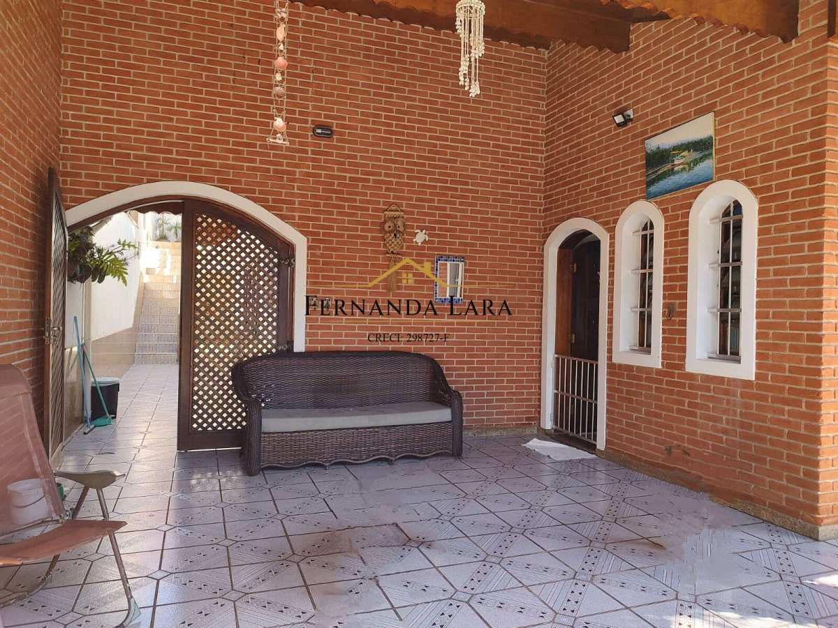 Casa à venda em Peruíbe, Belmira Novaes, com 4 quartos, 200m² - Fernanda Lara Corretora