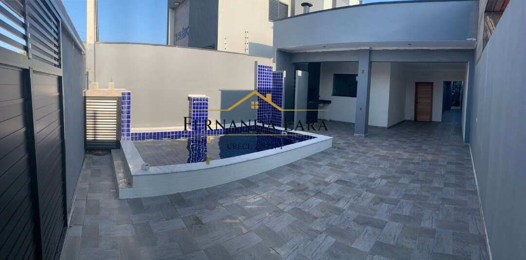 Casa à venda em Peruíbe, Cidade Nova Peruíbe, com 3 quartos, 210m² - Fernanda Lara Corretora