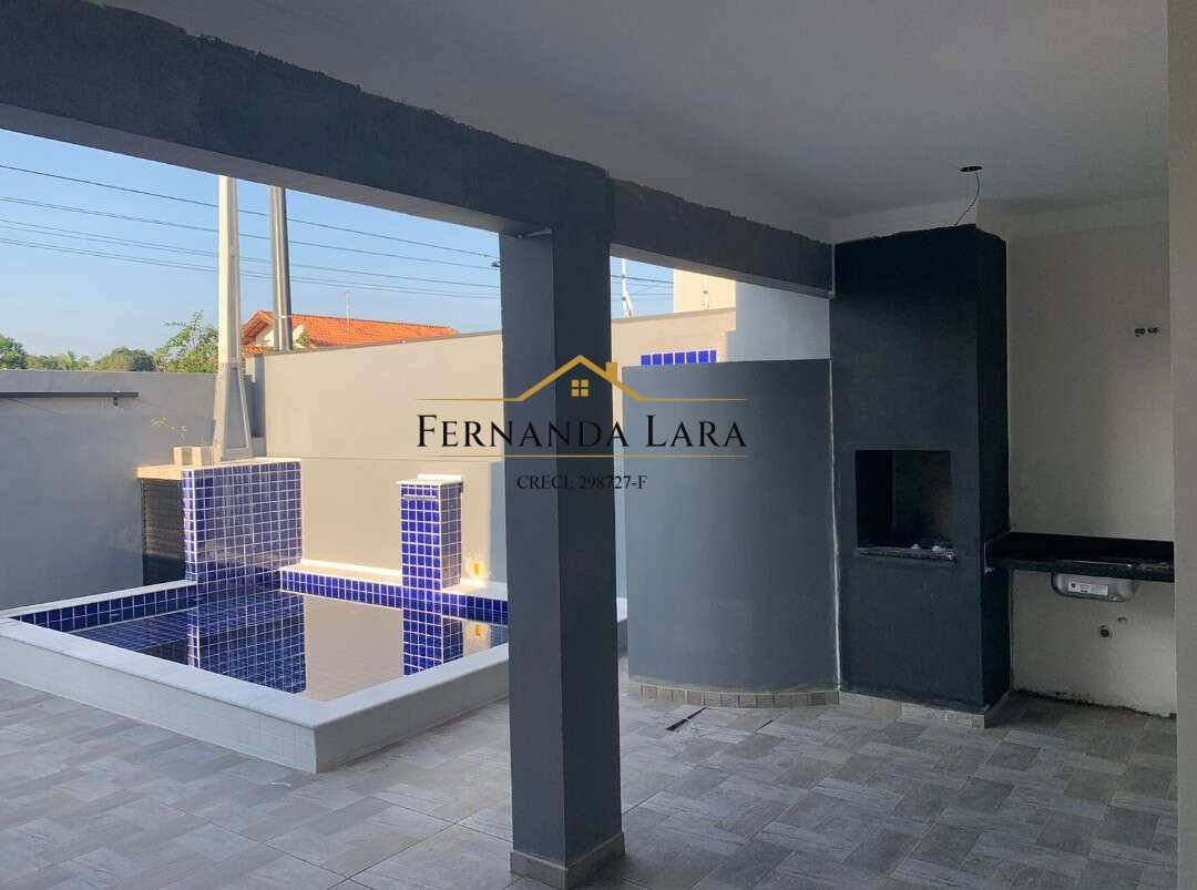 Casa à venda em Peruíbe, Cidade Nova Peruíbe, com 3 quartos, 210m² - Fernanda Lara Corretora