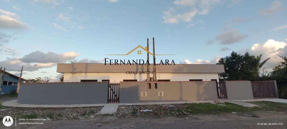 Casa à venda em Peruíbe, com 2 quartos, 62,70m² - Fernanda Lara Corretora