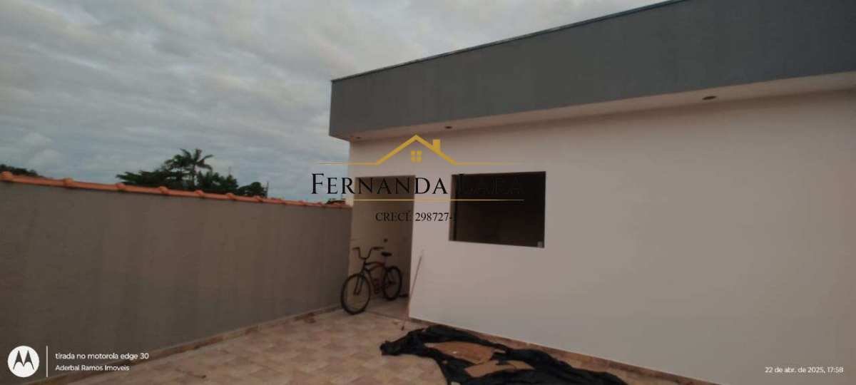 Casa à venda em Peruíbe, com 2 quartos, 62,70m² - Fernanda Lara Corretora