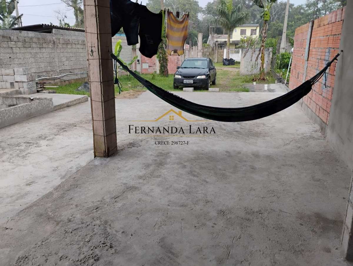 Casa à venda em Peruíbe, Jardim Somar, com 1 quarto, 300m² - Fernanda Lara Corretora