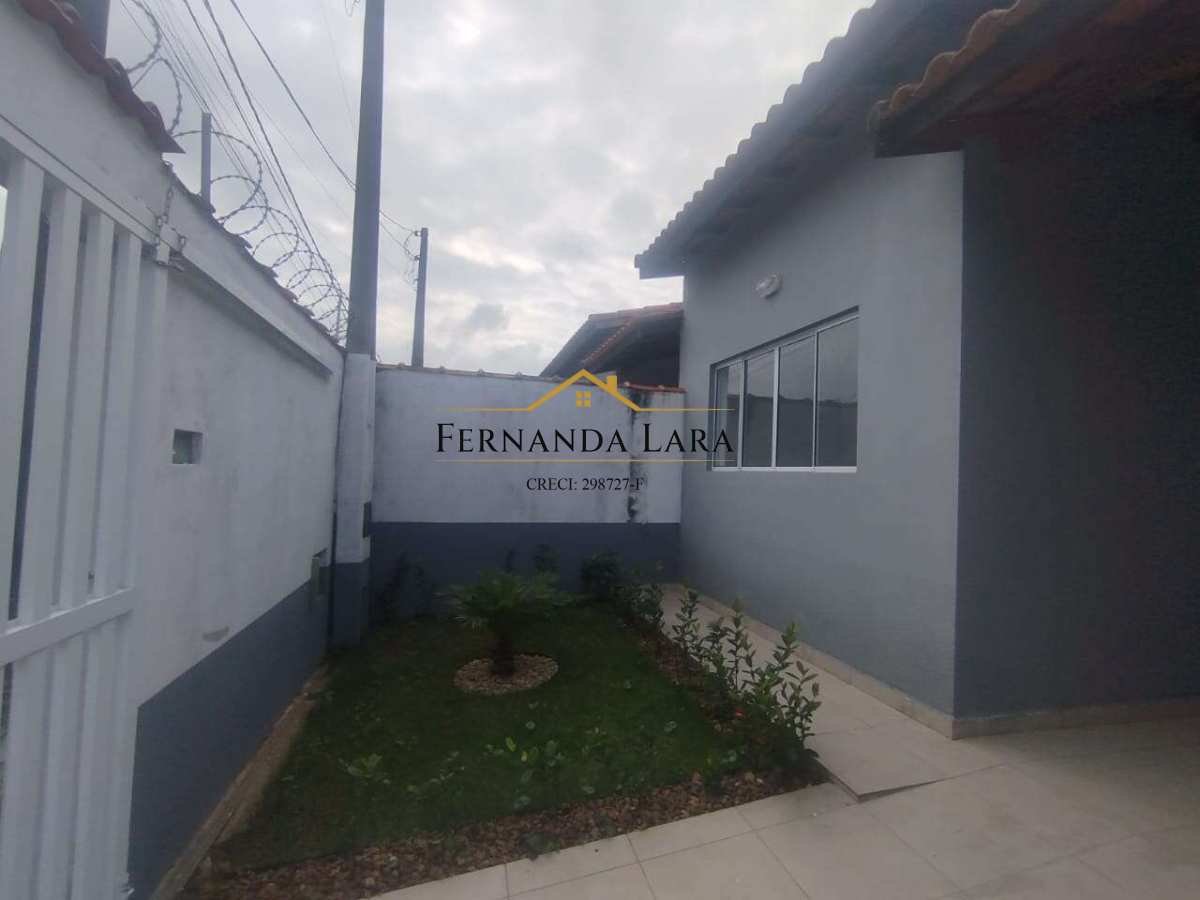 Casa à venda em Peruíbe, Jardim Somar, com 2 quartos, 77m² - Fernanda Lara Corretora