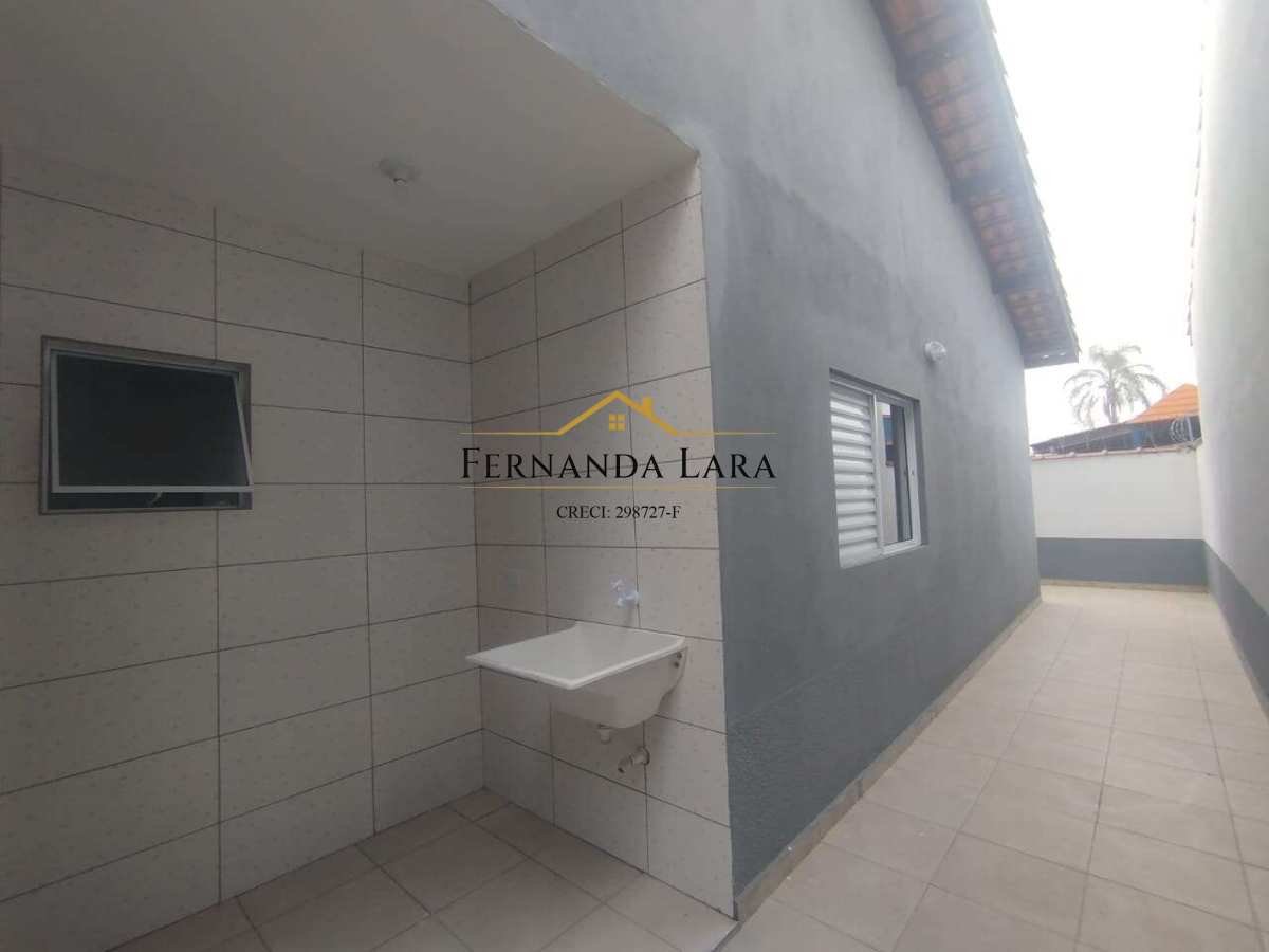 Casa à venda em Peruíbe, Jardim Somar, com 2 quartos, 77m² - Fernanda Lara Corretora