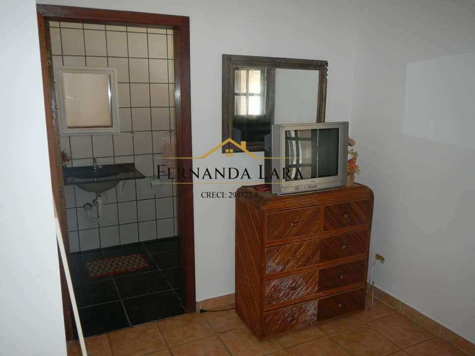 Casa à venda em Peruíbe, Maria Helena Novaes, com 3 quartos, 396m² - Fernanda Lara Corretora