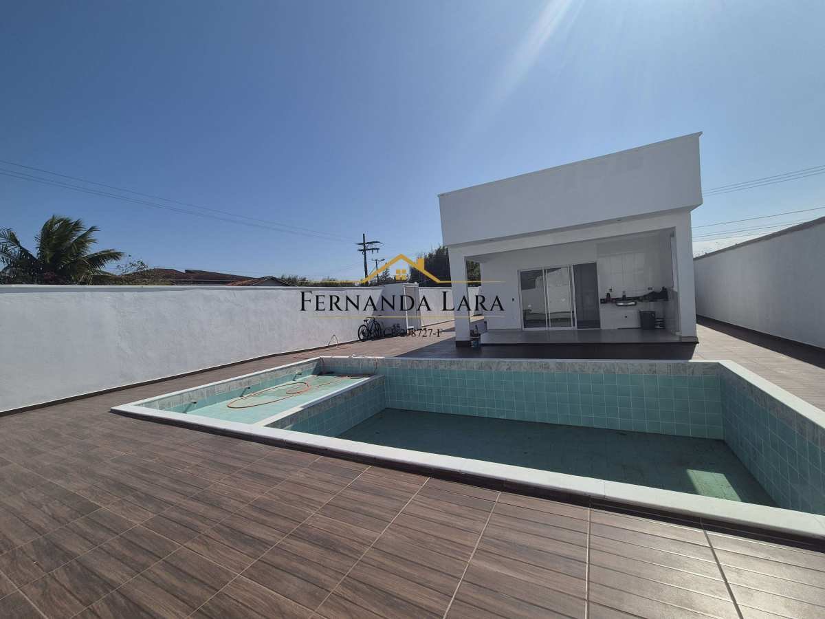 Casa à venda em Peruíbe, Maria Helena Novaes ( Padre Anchieta), com 3 quartos, 170m² - Fernanda Lara Corretora