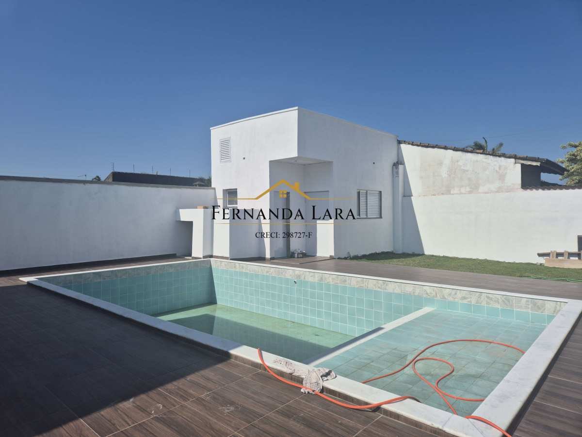 Casa à venda em Peruíbe, Maria Helena Novaes ( Padre Anchieta), com 3 quartos, 170m² - Fernanda Lara Corretora