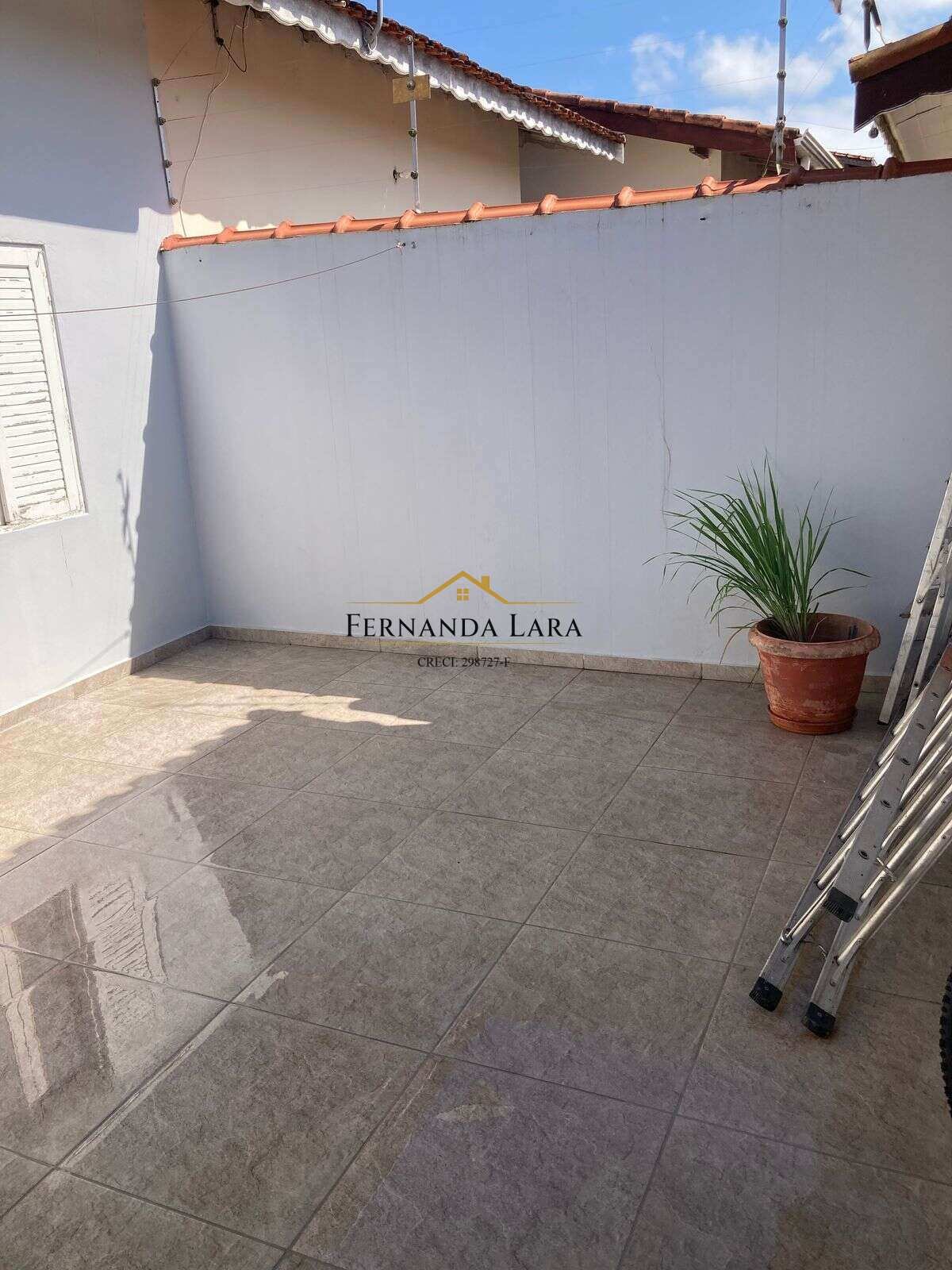 Casa à venda em Peruíbe, Parque Daville, com 2 quartos, 100m² - Fernanda Lara Corretora