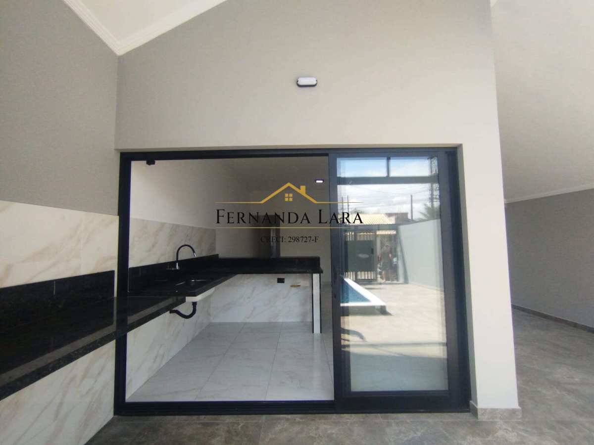 Casa à venda em Peruíbe, Parque Daville, com 2 quartos, 92m² - Fernanda Lara Corretora