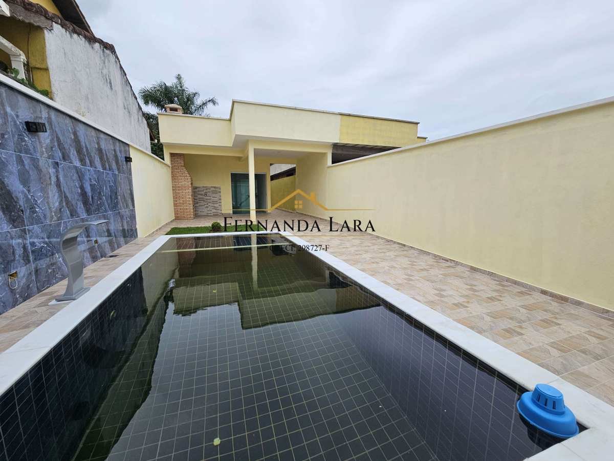 Casa à venda em Peruíbe, Parque Daville, com 3 quartos, 180m² - Fernanda Lara Corretora