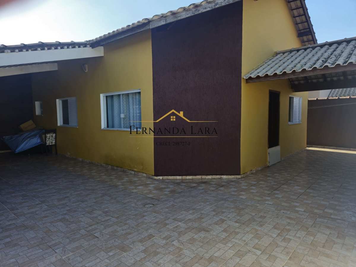 Casa à venda em Peruíbe, São João Batista 2, com 2 quartos, 75m² - Fernanda Lara Corretora