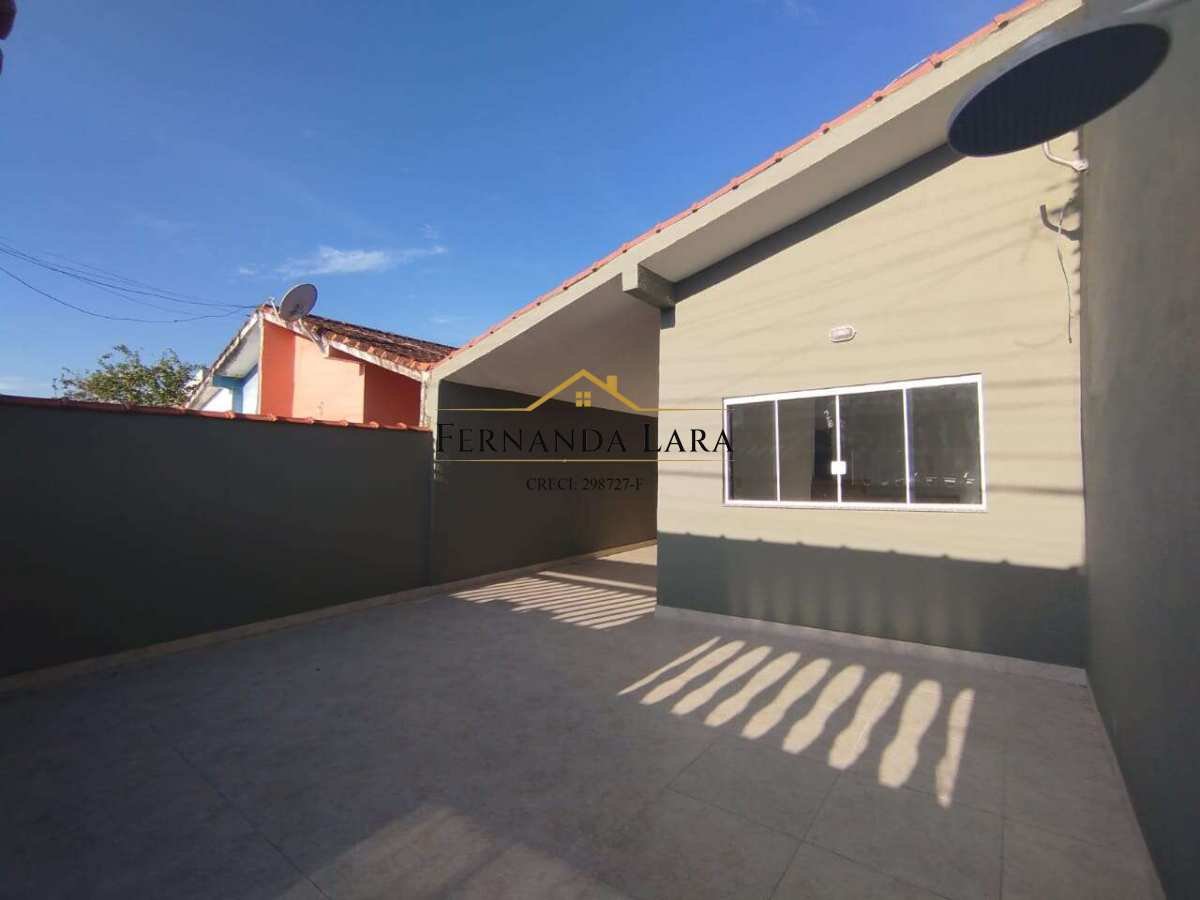 Casa à venda em Peruíbe, São João Batista 2, com 2 quartos, 70m² - Fernanda Lara Corretora