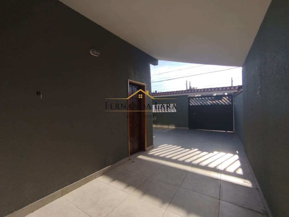 Casa à venda em Peruíbe, São João Batista 2, com 2 quartos, 70m² - Fernanda Lara Corretora