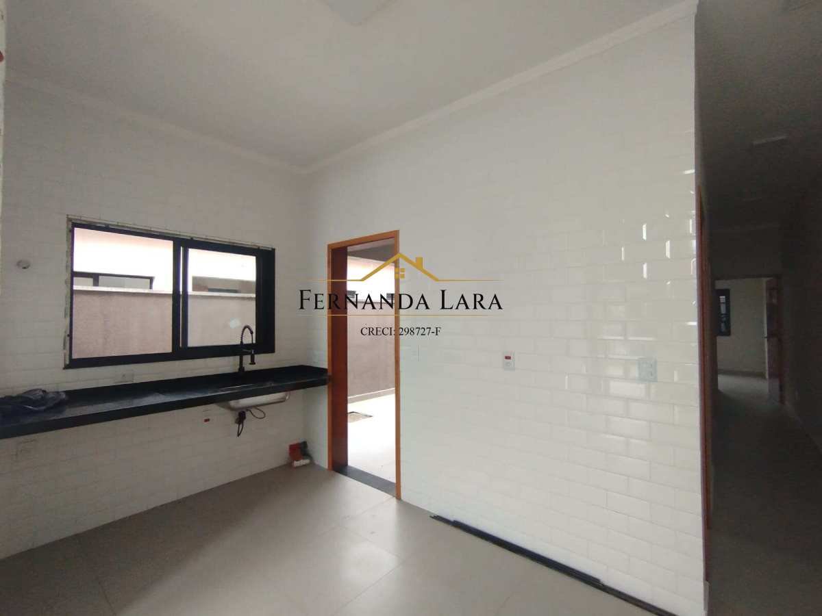 Casa à venda em Peruíbe, São João Batista 2, com 3 quartos, 84m² - Fernanda Lara Corretora