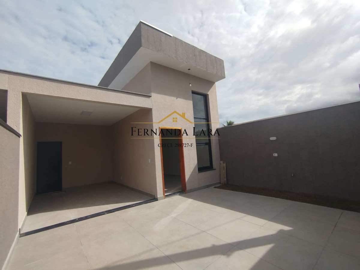 Casa à venda em Peruíbe, São João Batista 2, com 3 quartos, 84m² - Fernanda Lara Corretora