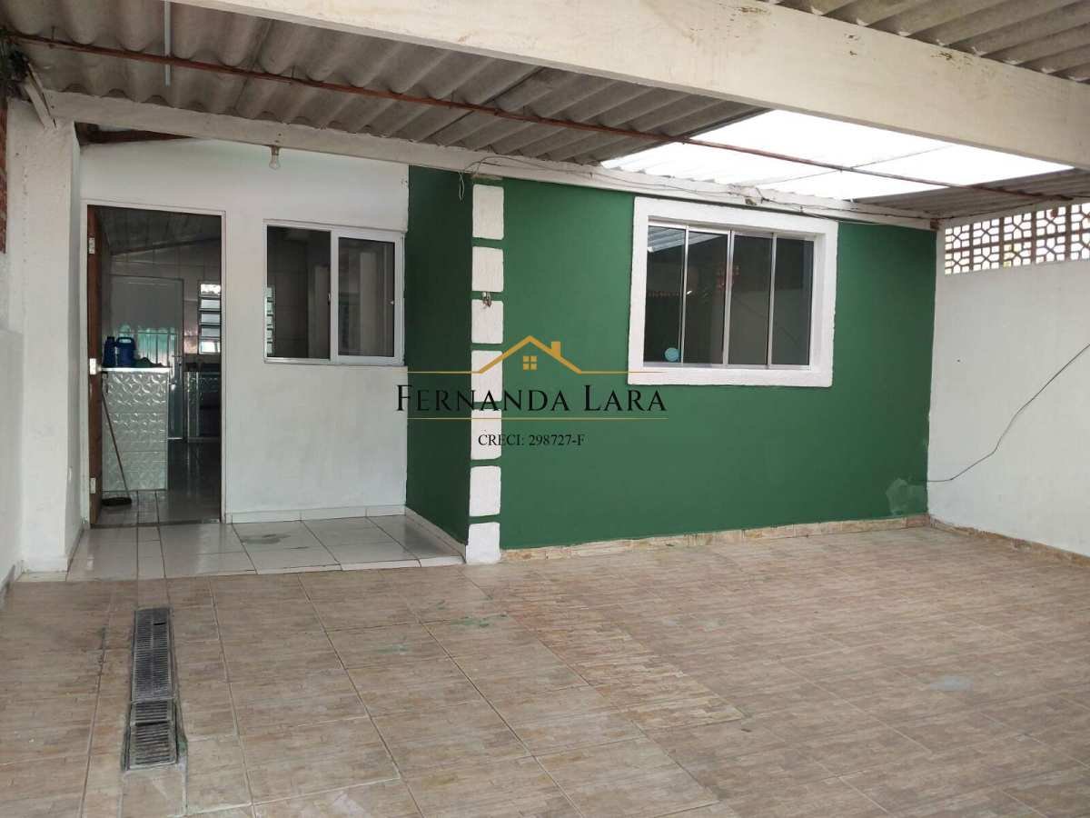 Casa à venda em Peruíbe, São João Batista, com 2 quartos, 72m² - Fernanda Lara Corretora