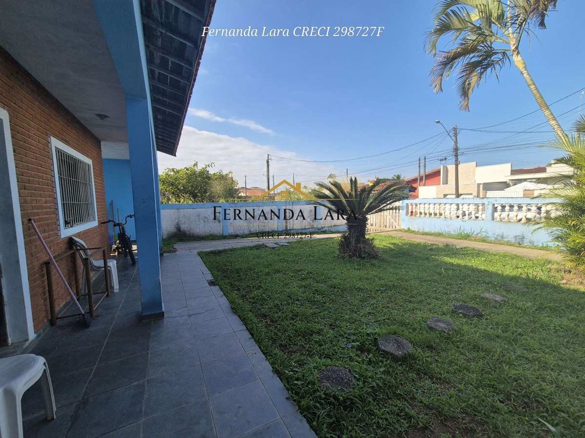 Casa à venda em Peruíbe, São joao batista, com 2 quartos, 70m² - Fernanda Lara Corretora