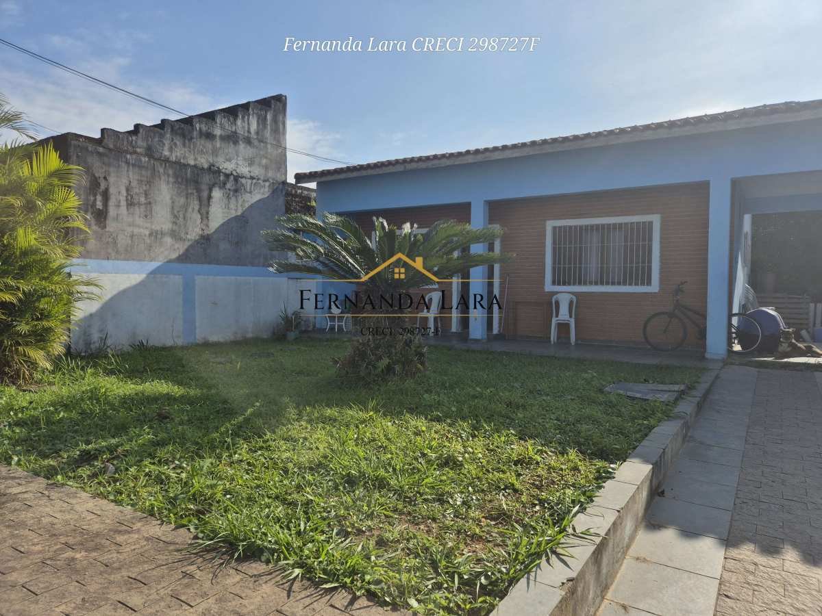 Casa à venda em Peruíbe, São joao batista, com 2 quartos, 70m² - Fernanda Lara Corretora