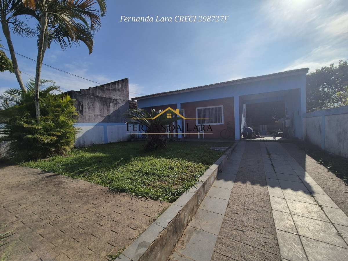 Casa à venda em Peruíbe, São joao batista, com 2 quartos, 70m² - Fernanda Lara Corretora