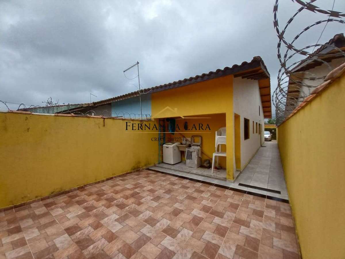 Casa à venda em Peruíbe, Vila ermida, com 2 quartos, 80m² - Fernanda Lara Corretora