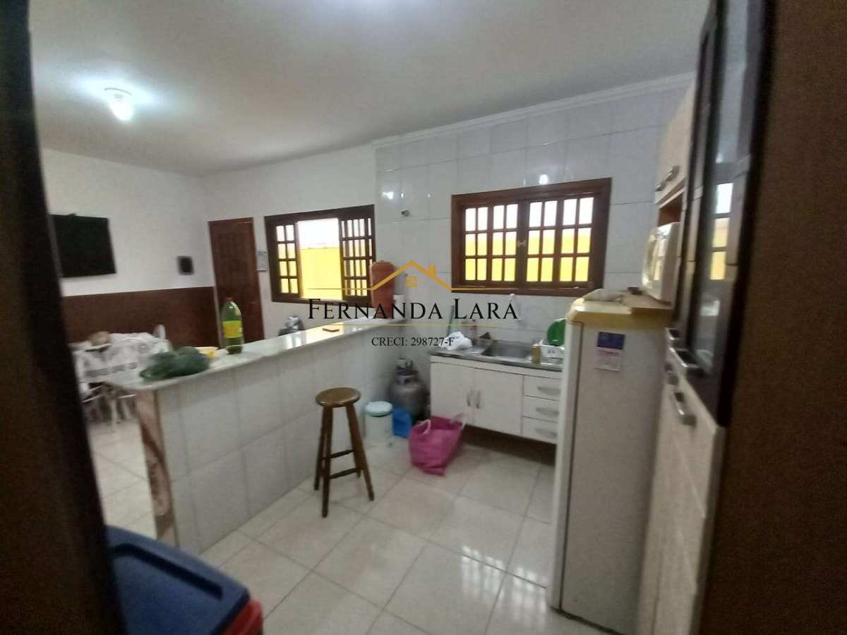 Casa à venda em Peruíbe, Vila ermida, com 2 quartos, 80m² - Fernanda Lara Corretora