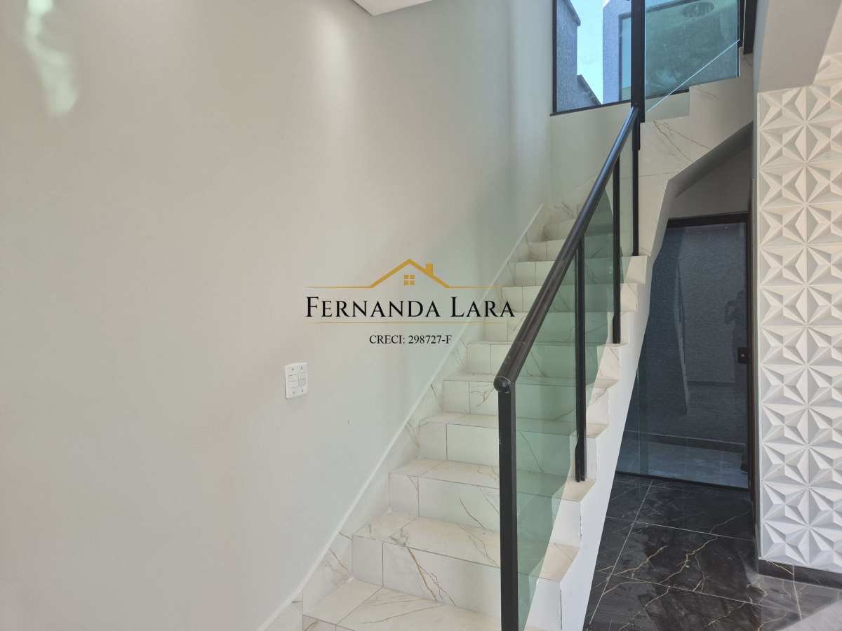 Sobrado à venda em Peruíbe, Ribamar, com 2 quartos, 160m² - Fernanda Lara Corretora