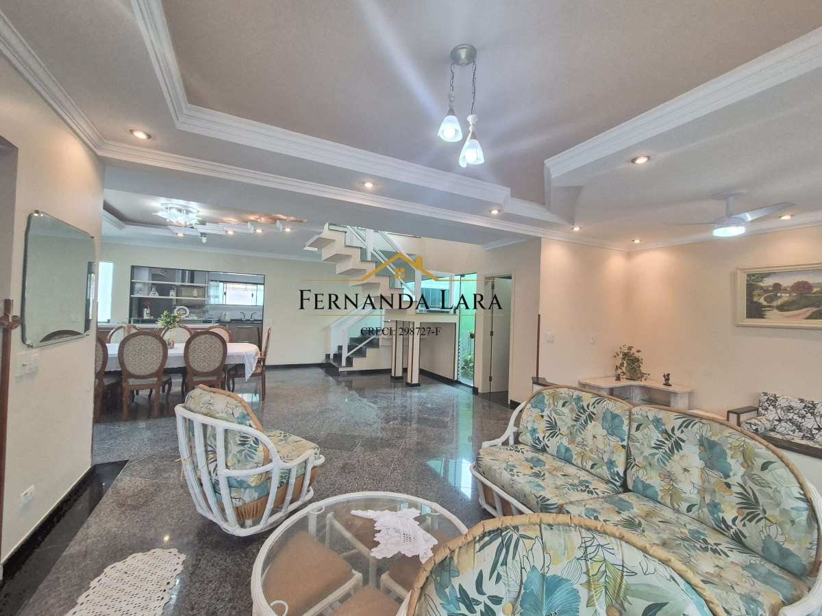 Sobrado à venda em Peruíbe, Stella Maris, com 4 quartos, 339m² - Fernanda Lara Corretora