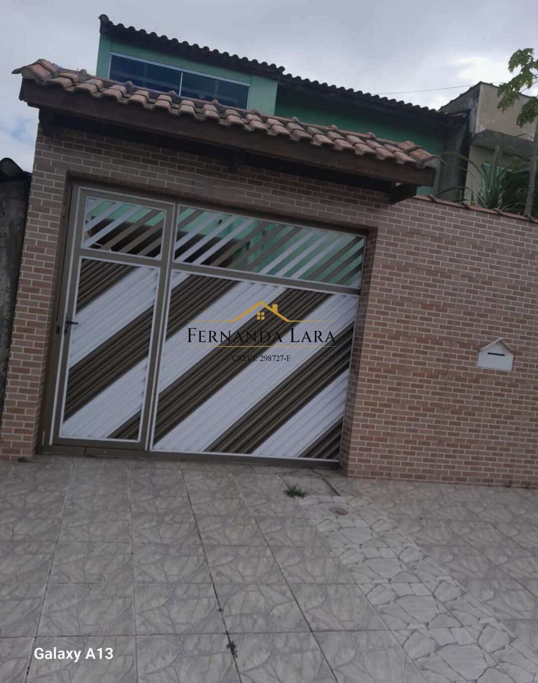 Sobrado à venda em Peruíbe, Vila Erminda, com 3 quartos, 207m² - Fernanda Lara Corretora