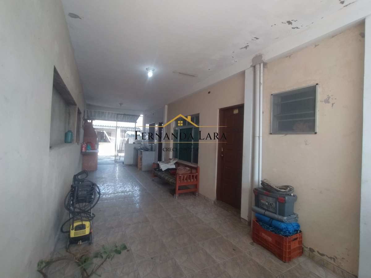 Sobrado à venda em Peruíbe, Vila Erminda, com 3 quartos, 207m² - Fernanda Lara Corretora