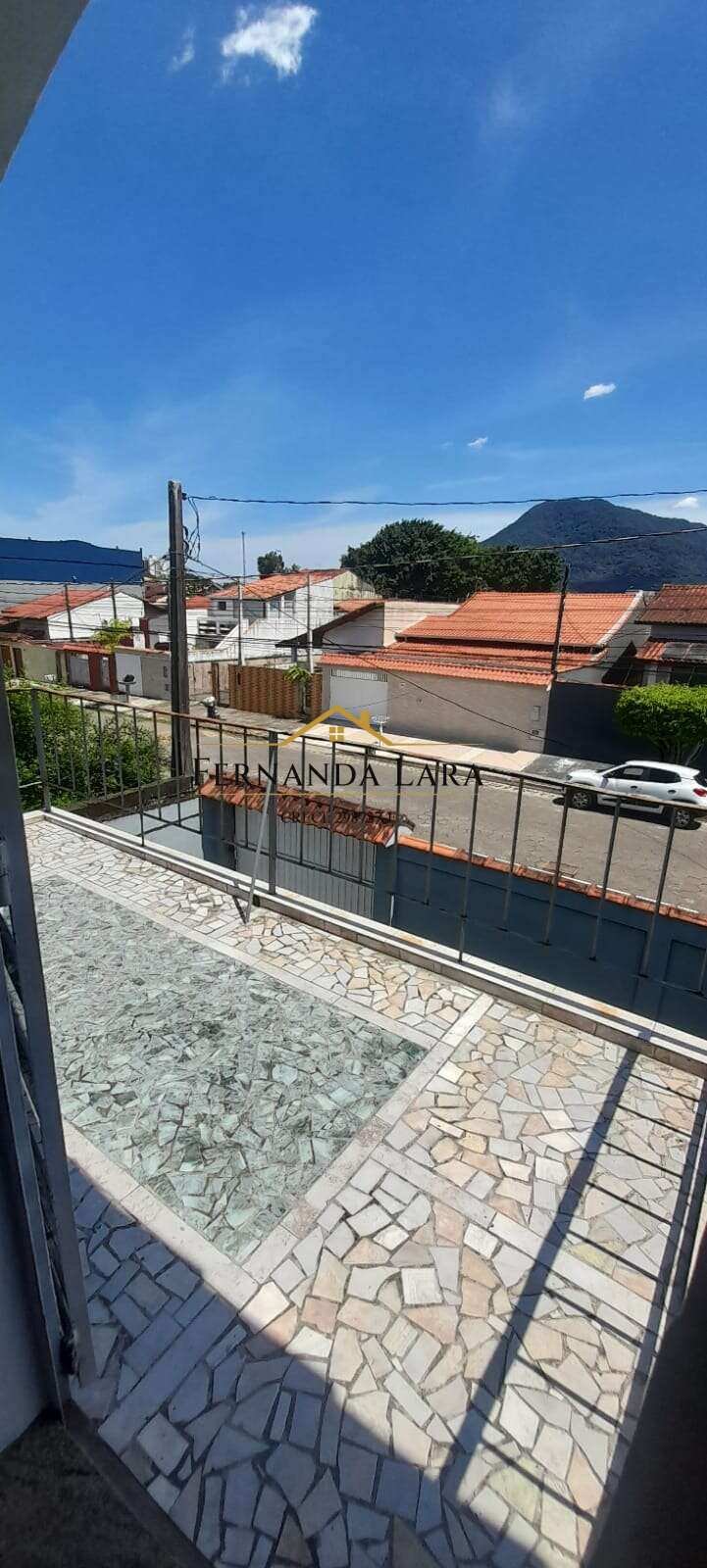 Sobrado à venda em Peruíbe, Vila Romar, com 4 quartos, 190m² - Fernanda Lara Corretora
