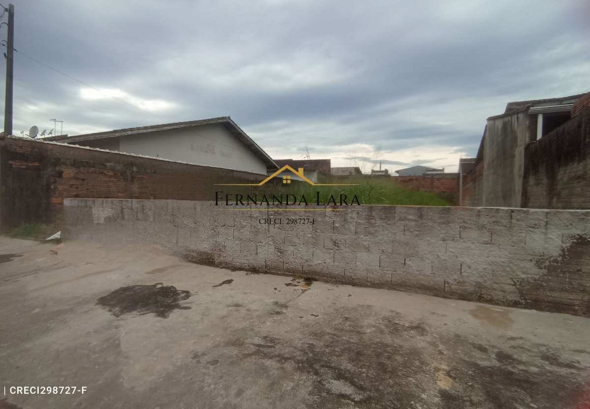 Terreno à venda em Peruíbe, 12x30m² - Fernanda Lara Corretora